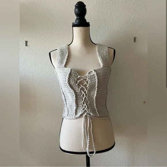 Handmade crochet corset top with adjustable front - Picture 4 of 4